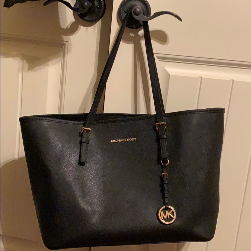 Michael Kors Carryall Tote